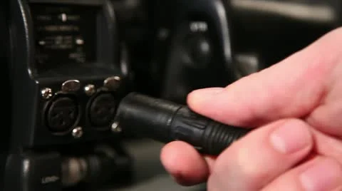 Inserting audio jack Stockbeeldmateriaal 20913457