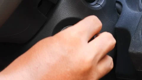 Inserting car ignition key Stock-Footage 334639520