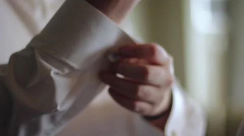Inserting Cuff Links Vidéo 66263689