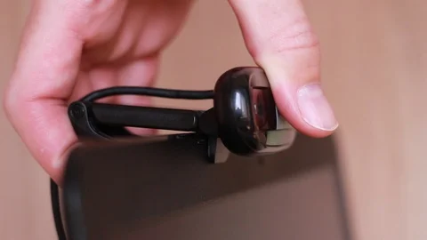 Inserting web camera to notebook 動画素材 87545924