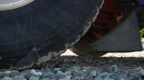 Inserting wheel chocks on large truck Stock-Footage 40366831
