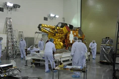 Inside the Astrotech payload processing facility on Vandenberg Air Force Ba.. Foto stock
