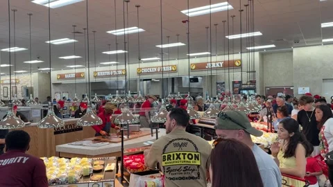 Inside Buc-Ee´s Travel Center and Petrol Station in Goodyear Arizona Video stock 341695419