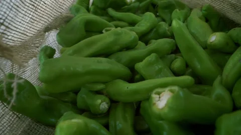 Inside a Burlap Sack of Hatch Green Chile Vidéo 139762250