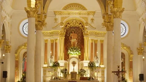 Inside of cathedral in Philippines Vídeos de archivo 325173196