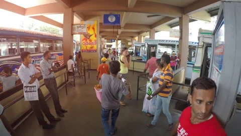 Inside the central bus station in Galle. 库存影片 84431174
