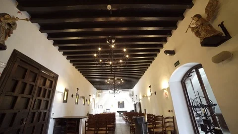 Inside church tilt Stock Footage 89684525