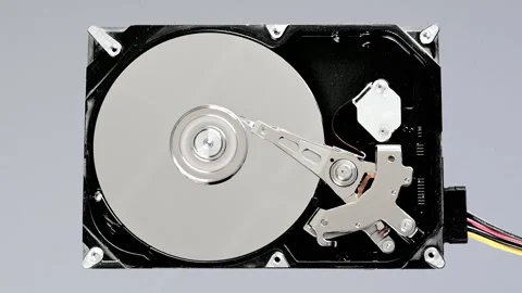 Inside A Computer Hard Drive Vídeos de archivo 333976547