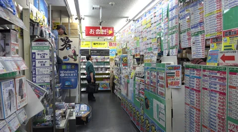 Inside a cramped computer store in Akihabara, Tokyo 스톡 동영상 39725646