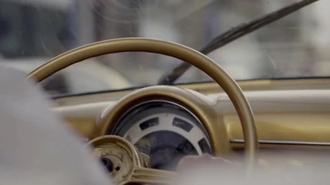 INSIDE CUBAN TAXI  Video stock 72786794