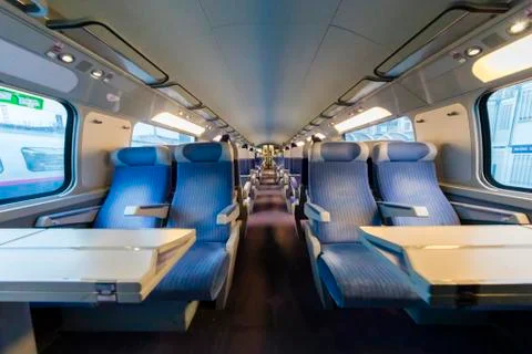 Inside an empty high speed train Stockfoto's