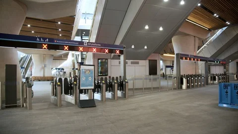 Inside an empty London Bridge train station during Lock down Stock Footage 127980555