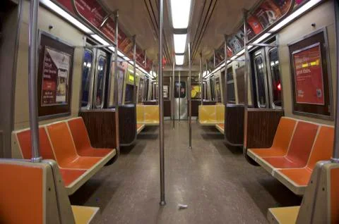 Inside an empty subway Stockfoto's