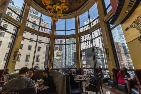 Inside of Grand Lux Cafe on the intersection between N Michigan Ave and E O.. Foto stock