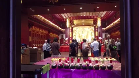 Inside Hundred Dragon Hall, Buddha Tooth Relic Temple, Chinatown, Singapore 库存影片 328633517