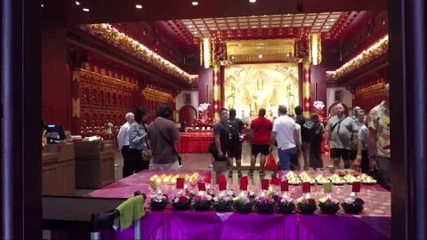Inside Hundred Dragon Hall, Buddha Tooth Relic Temple, Chinatown, Singapore 스톡 동영상 328633646