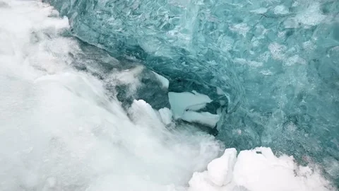 Inside icelandic glacier Video stock 182349753
