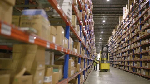Inside an industrial storage warehouse facility Video stock 218994668