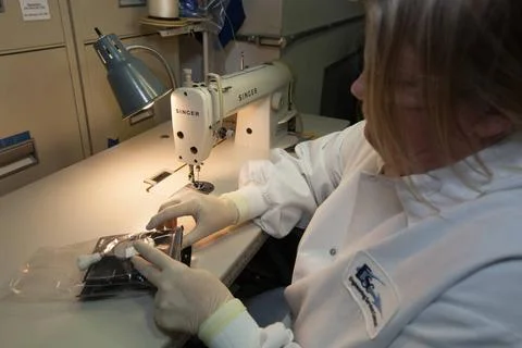 Inside a laboratory in the Space Station Processing Facility at NASAs Ken.. 스톡 사진