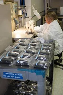 Inside a laboratory in the Space Station Processing Facility at NASAs Ken.. 스톡 사진