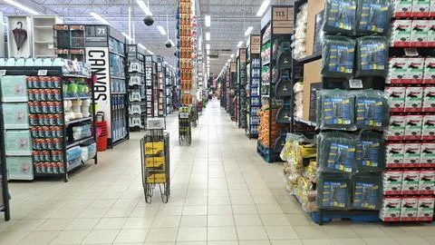 Inside a large hardware store aisle in Toronto Stock-Fotos