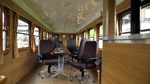Inside the luxury retro train car Vidéo 120191965