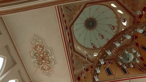 Inside the mosque. Chandelier. Video stock 77414072