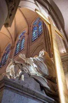 Inside Notre-Dame Cathedral in Paris 7 写真素材