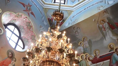 Inside the Orthodox Assumption Cathedral in the Kiev Pechersk Lavra. Video stock 251802123