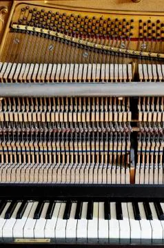 Inside the piano: string, pins, keys Stock-Fotos
