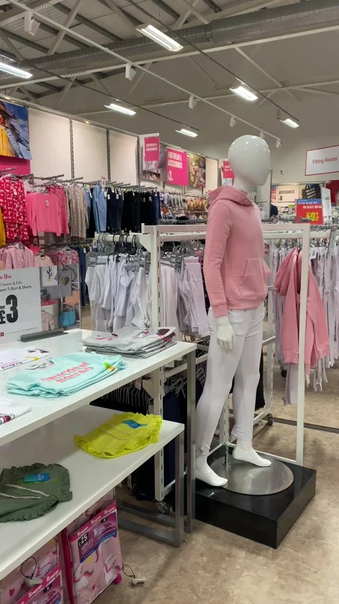 Inside retail outlet Video stock 134616586