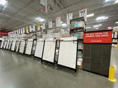 Inside retailer of hard surface flooring Foto stock