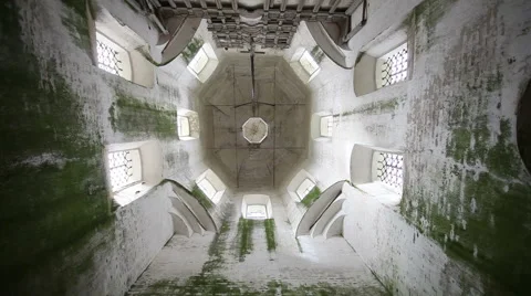 Inside the ruined church 스톡 동영상 41633372