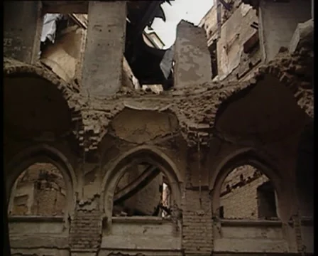 Inside the ruins Stock-Footage 8766078