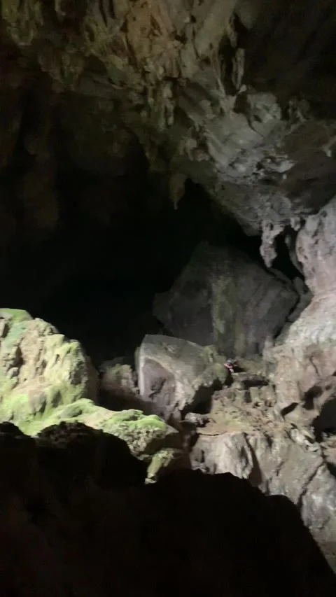 Inside a temple cave in Vang Vieng Stockbeeldmateriaal 343320233