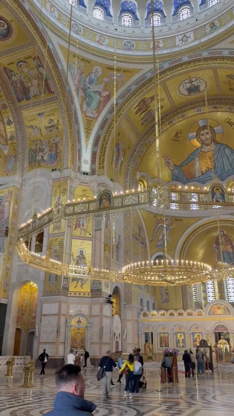 Inside the temple of Saint Sava in Belgrade Serbia Vidéo 347147489