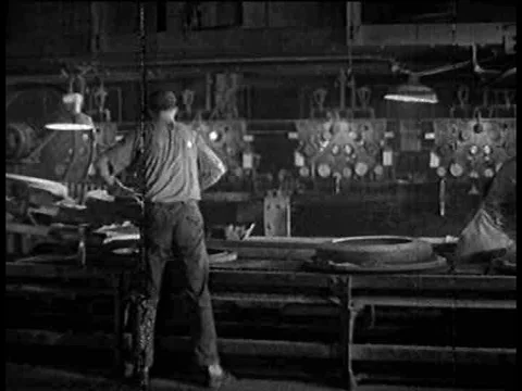 Inside a tire factory in 1936. 動画素材 75095714