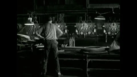 Inside a tire factory in 1936. 動画素材 88827862