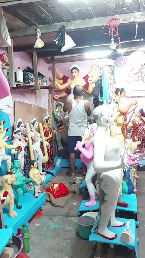 Inside a traditional Kumartuli studio, Stock Footage 346179536