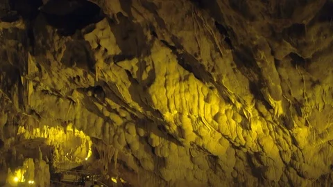 Inside a very deep cave 4K video Video stock 88296110