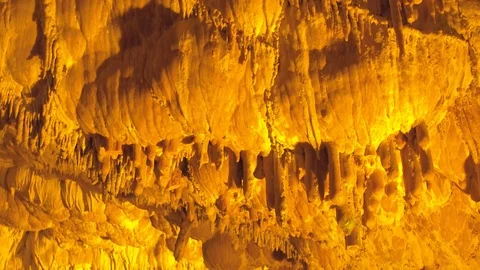 Inside a very deep cave 4K video Video stock 88296882