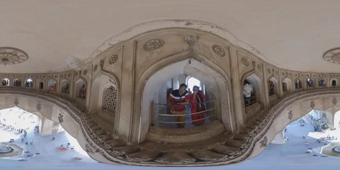 Inside View of Charminar in Hyderabad Stockbeeldmateriaal 106944560