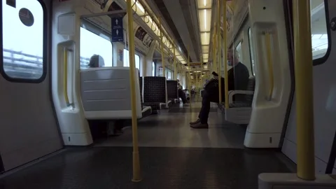 Inside View Looking Along Carriage On London Underground S8 Stock Vídeos de archivo 195155672