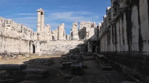 Inside View In Motion On The Ancient Greek Temple Of Apollo (Didyma, Turkey) Stock-Footage 195977870
