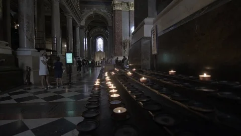 Inside view of St. Stephen Basilica in Budapest Stock Footage 116112704