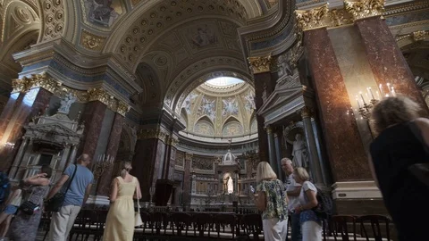 Inside view of St. Stephen Basilica in Budapest Stock Footage 116115897