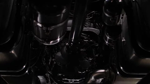 Inspecting chassis and engine components rotating in new truck. Vídeos de archivo 313815183