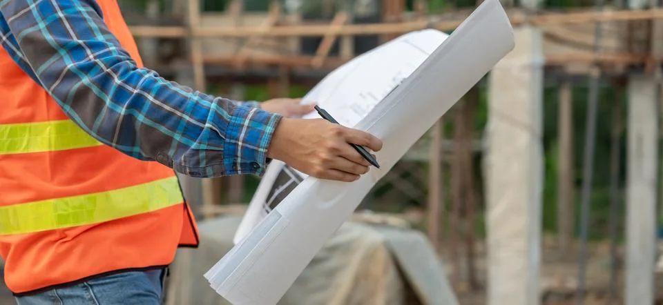 Inspector or engineer is inspecting construction and quality assurance new .. Foto stock