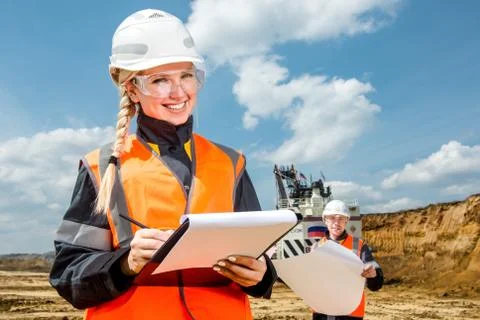 Inspectors in an open pit Foto stock