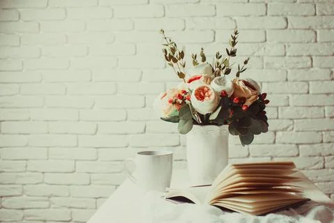 Inspiration for solving difficult problems A cup of black tea, notebook an... Stockfoto's